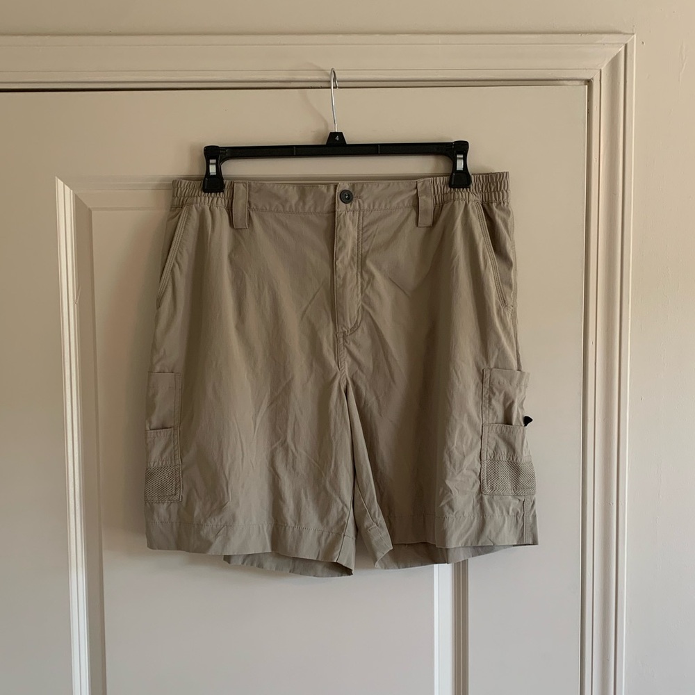 Magellan Outdoors Light Tan Cargo Shorts